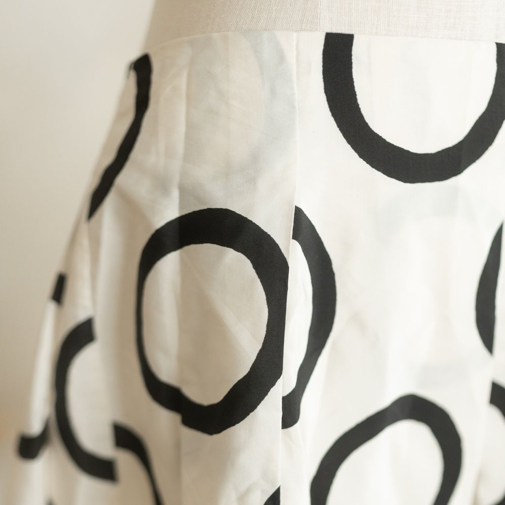 NWT Banana Republic Black and White Silk Blend Skirt‎ size 4 Petite - Picture 4 of 8